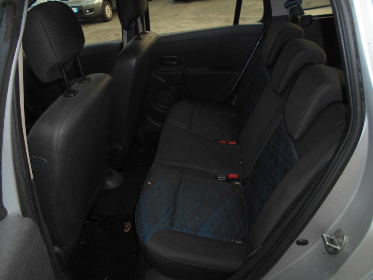 Renault Clio 1.2 16V SporTour CV 75 NEOPATENTATI