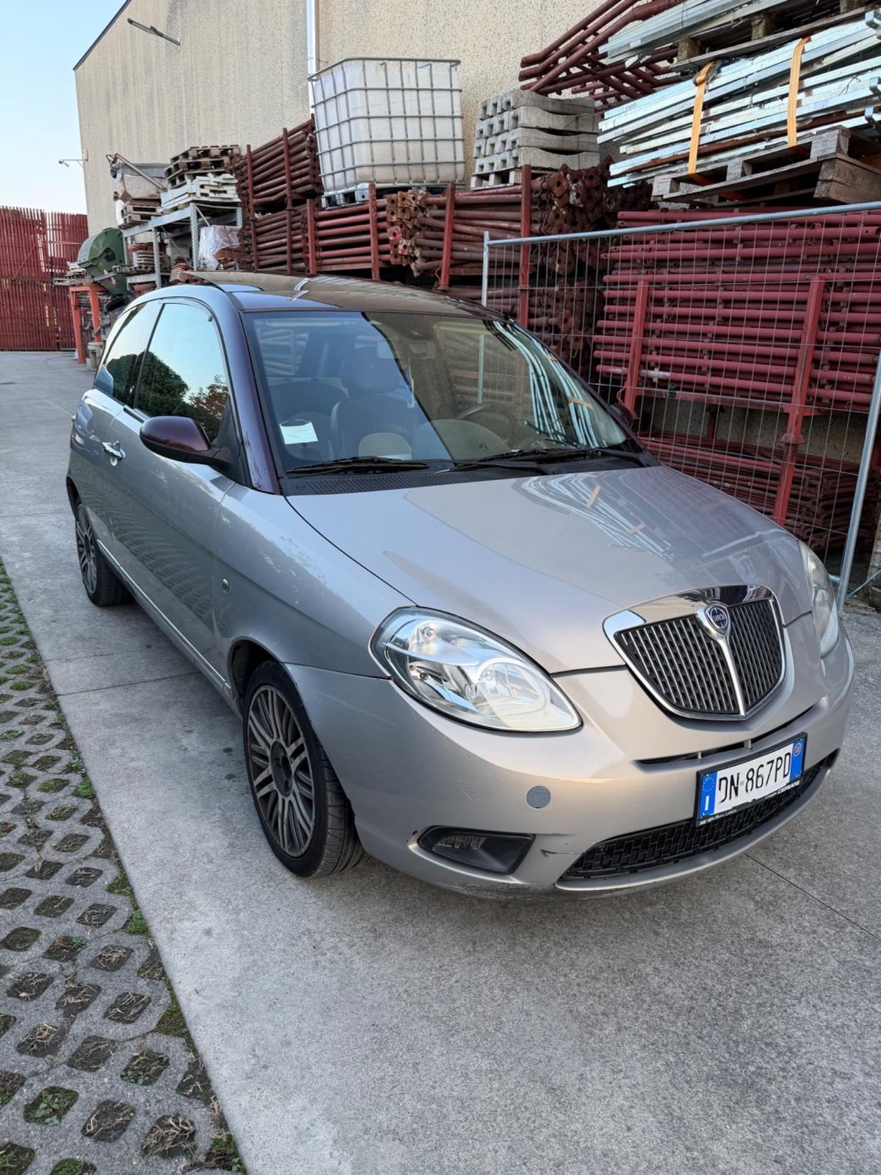 Lancia Ypsilon 1.4 Modamilano