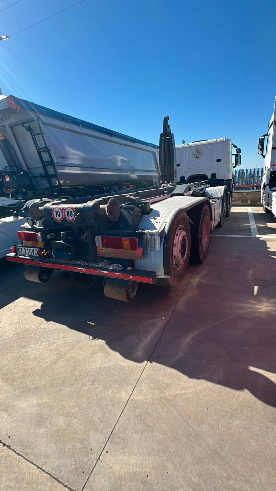 Scania 8x2 Scarrabile