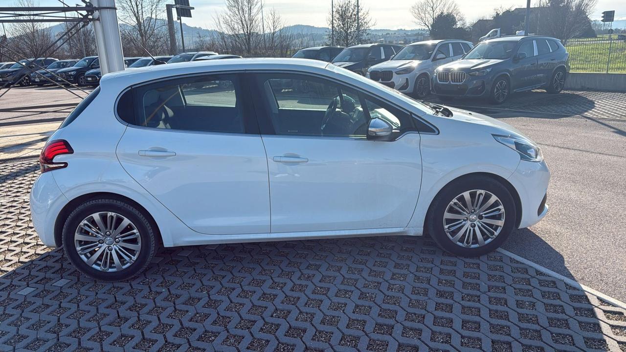 Peugeot 208 PureTech 82 5 porte Allure