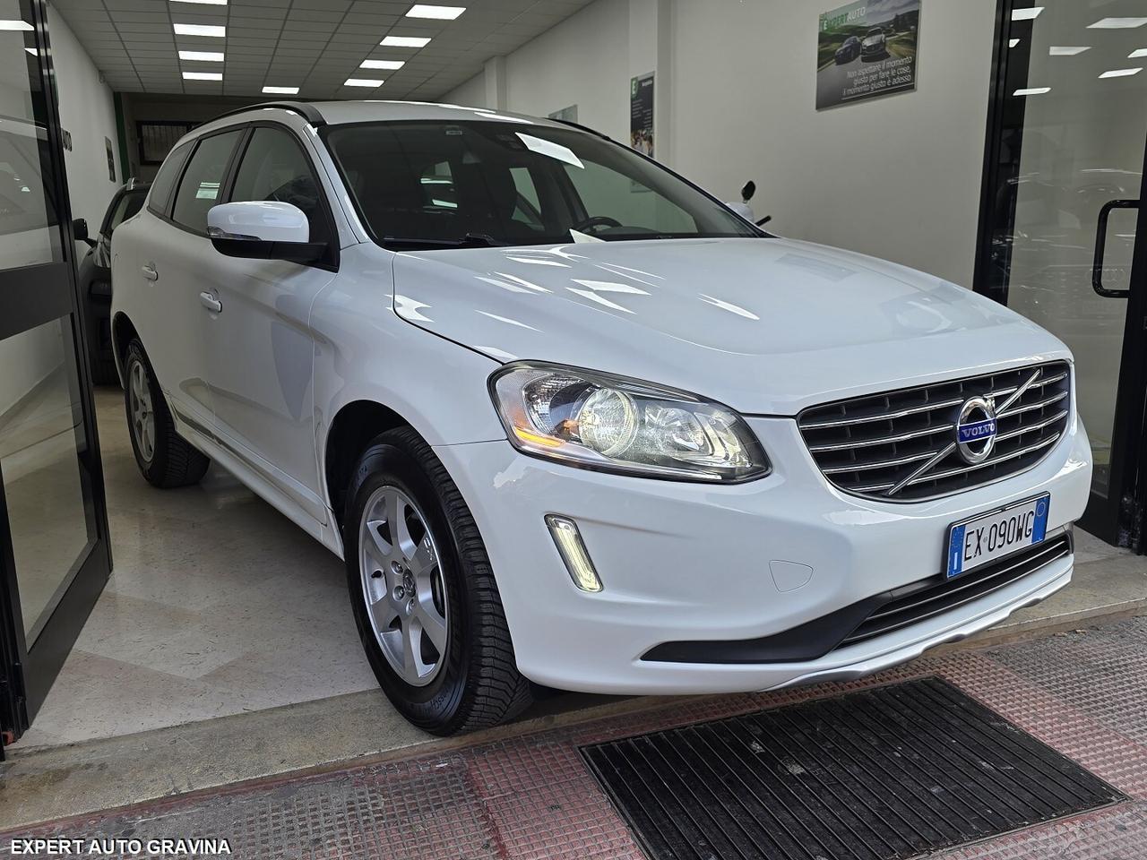 VOLVO XC60 2015 CAMBIO MANUALE 2.0 181cv PARI NUOV