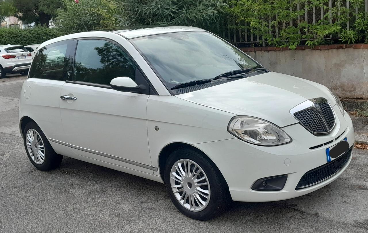 Lancia Ypsilon 1.2 Argento