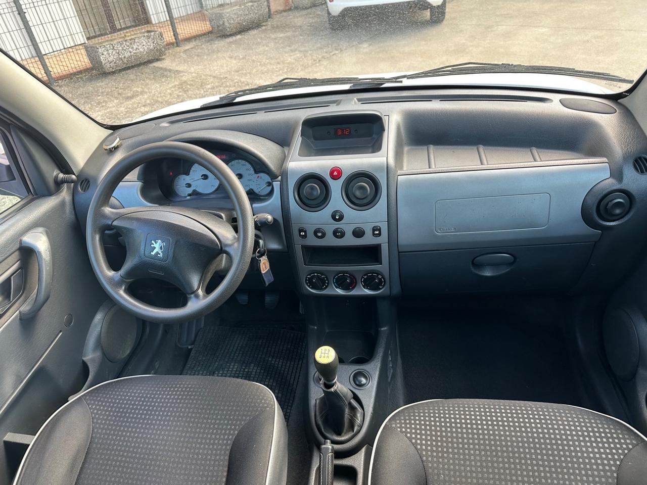Peugeot Ranch 1.6 HDi 5p. Totem