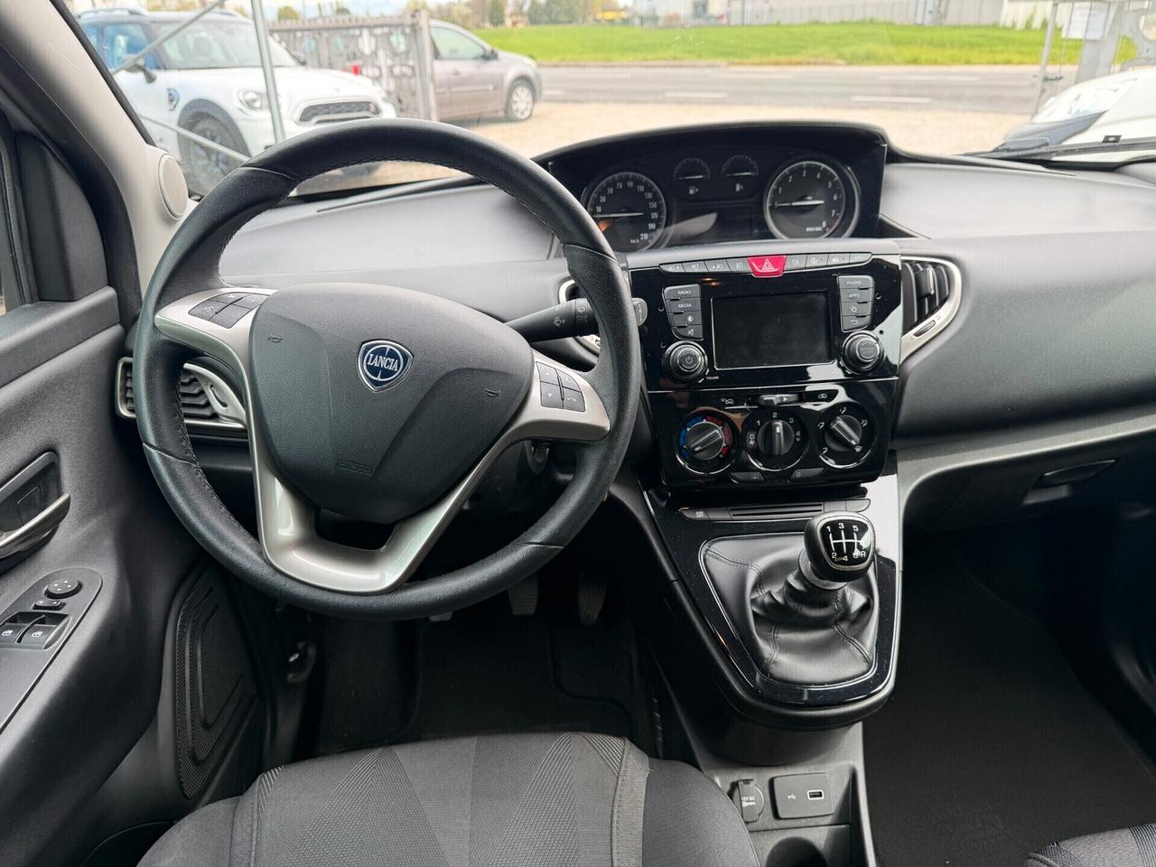 Lancia Ypsilon 1.0 FireFly 5 porte S&S Hybrid Ecochic Gold