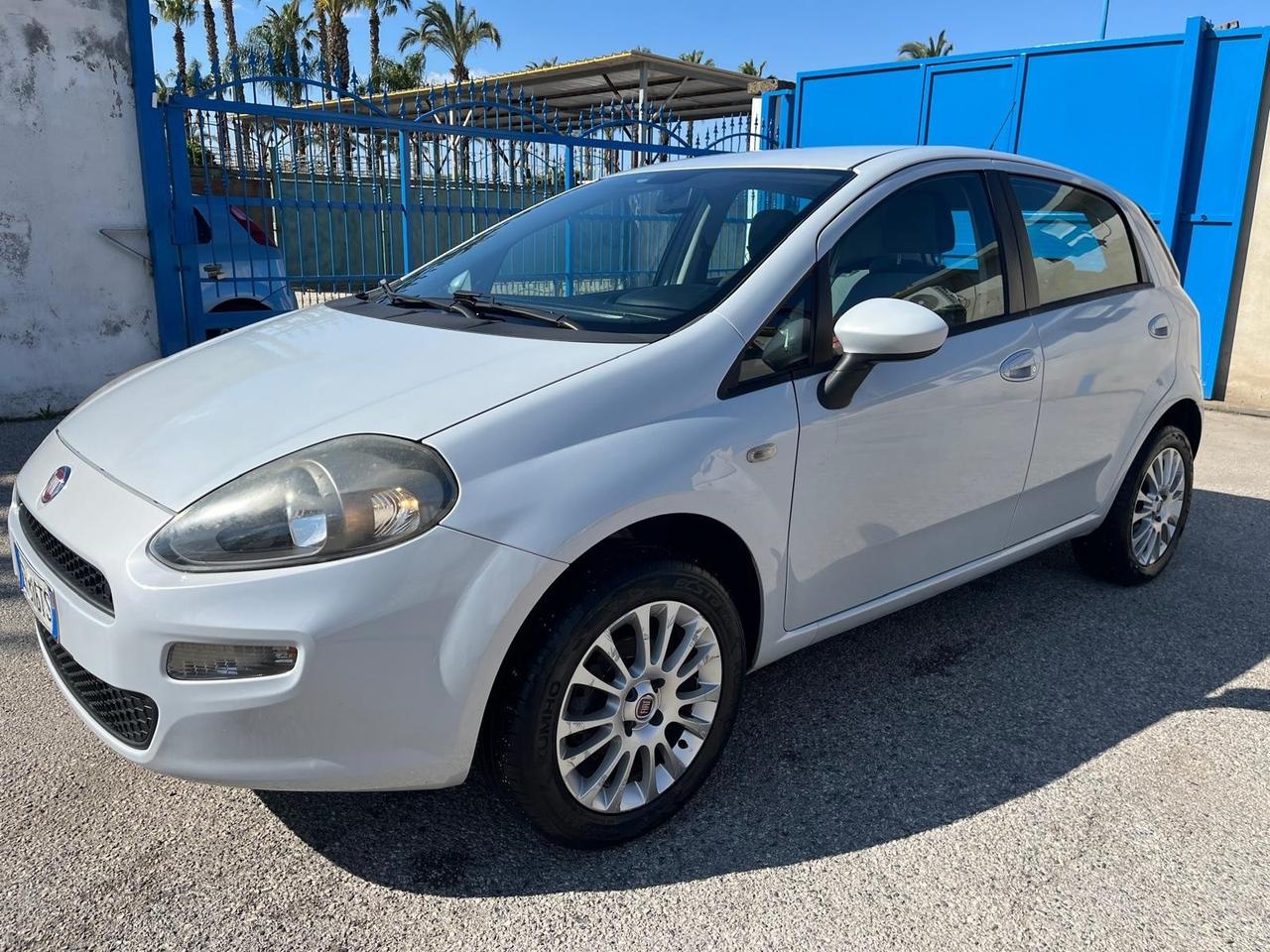 Fiat Grande Punto g.punto-5P-1.4 metano-8v-full-2013