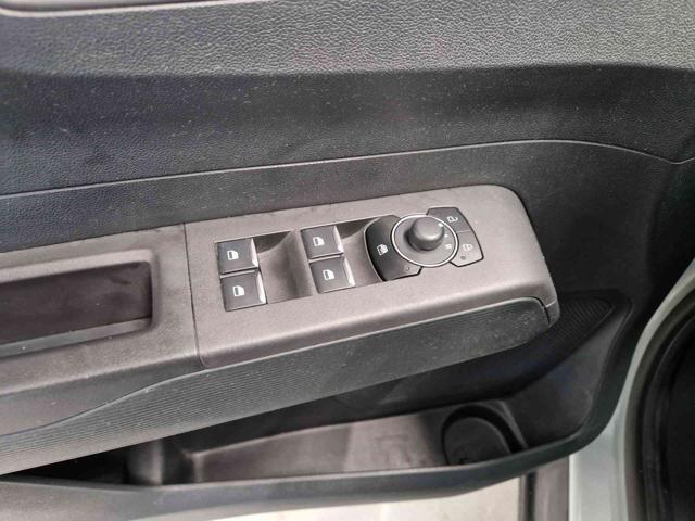 FORD Tourneo Courier 1.0 EcoBoost Titanium