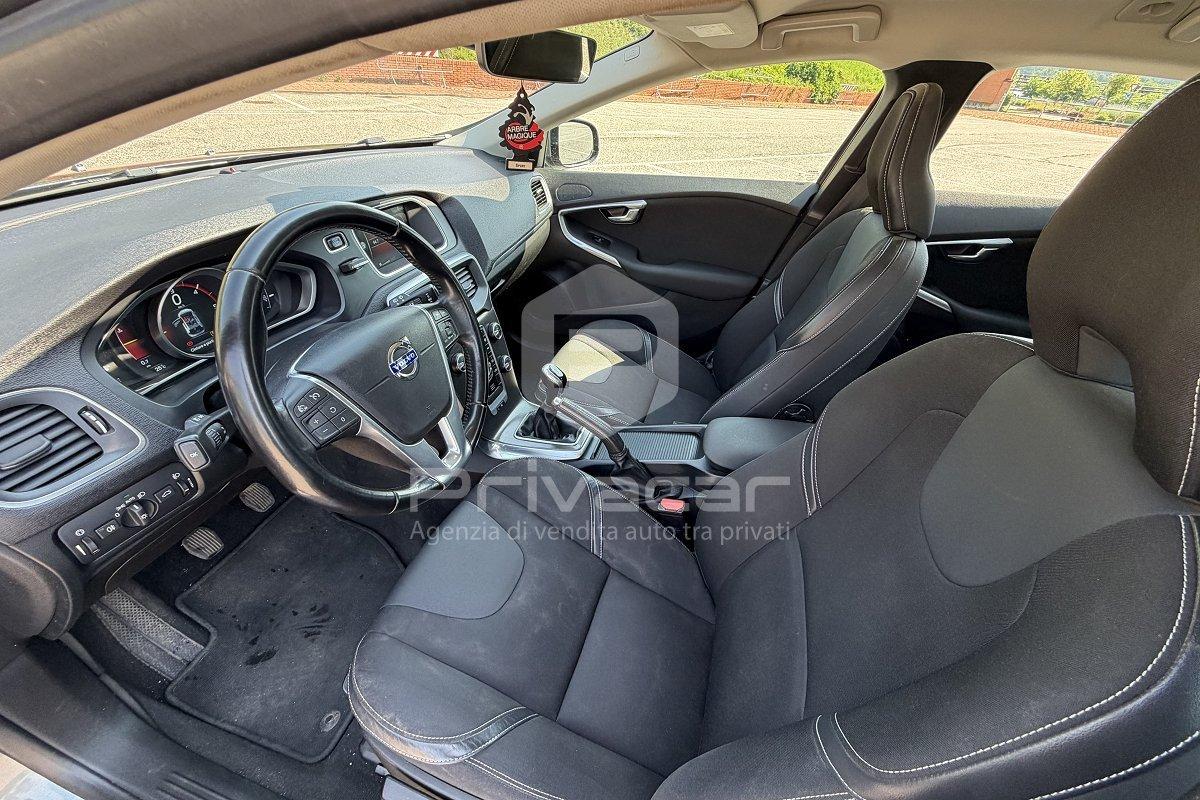 VOLVO V40 D3 Momentum