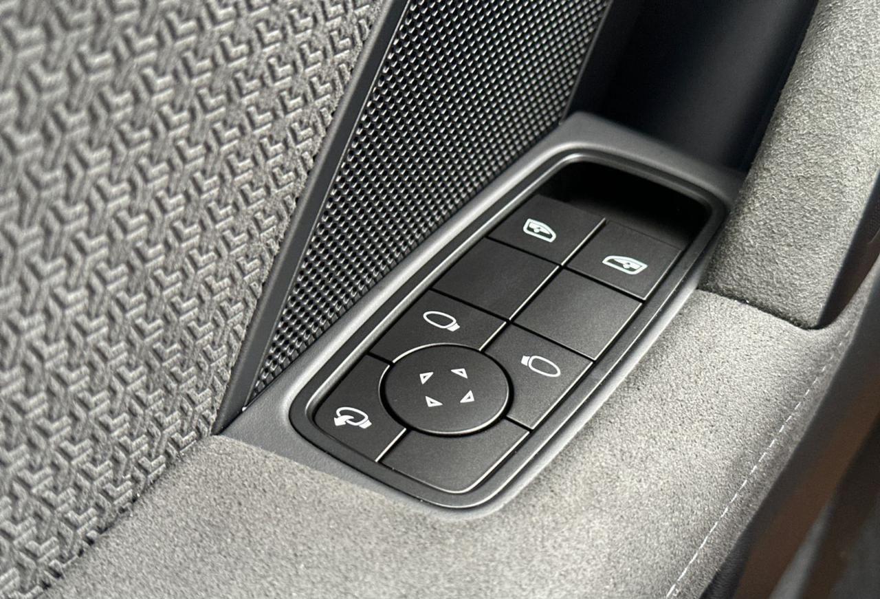 PORSCHE 992 Carrera 4 GTS 992.2 *Alcantara-LED Matrix-Finanz*