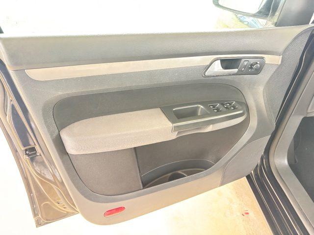 VOLKSWAGEN Touran 1.6 BENZINA FARI FENDI CERCHI IN LEGA OK NEOP