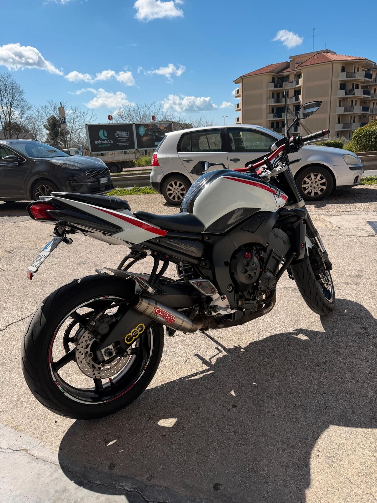 Yamaha FZ1