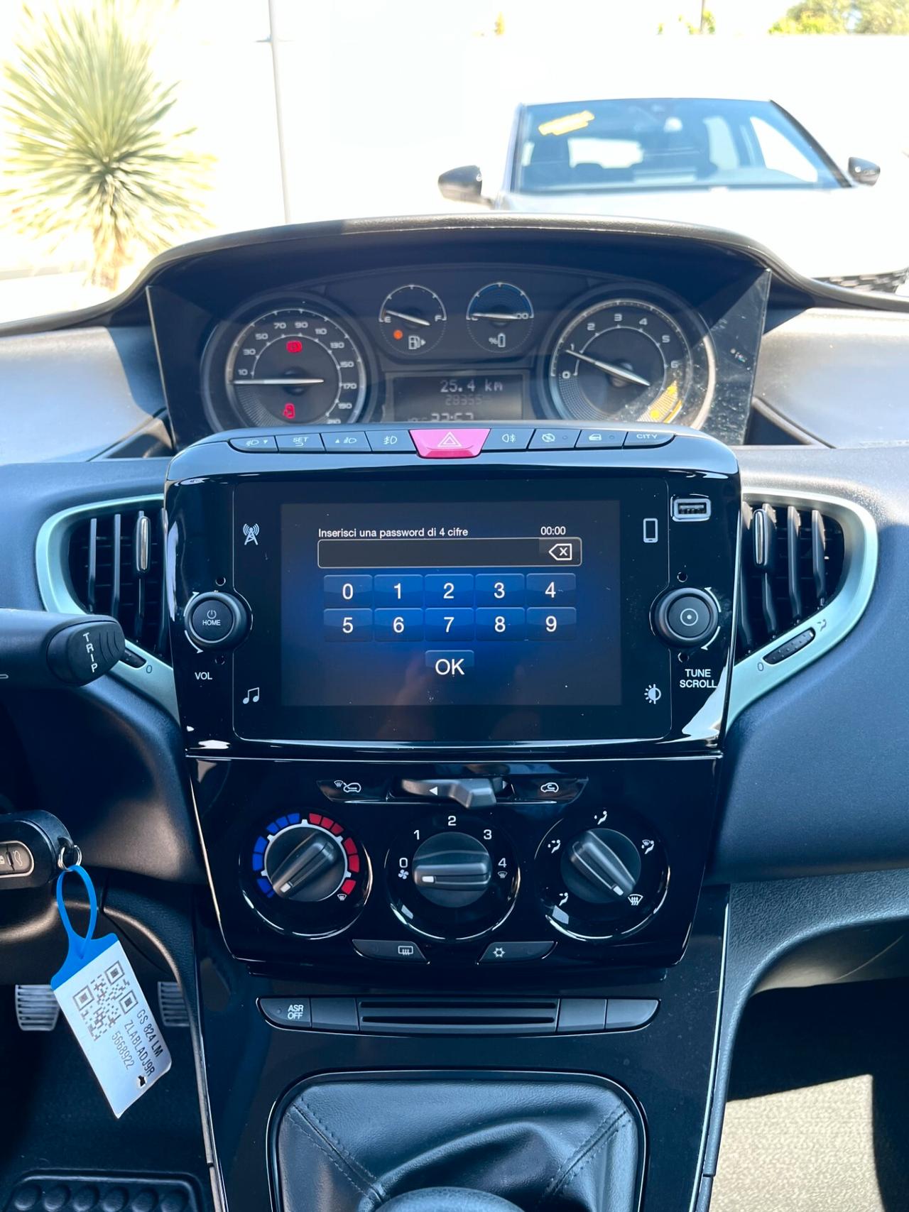 Lancia Ypsilon 1.0 FireFly 5 porte S&S Hybrid Gold