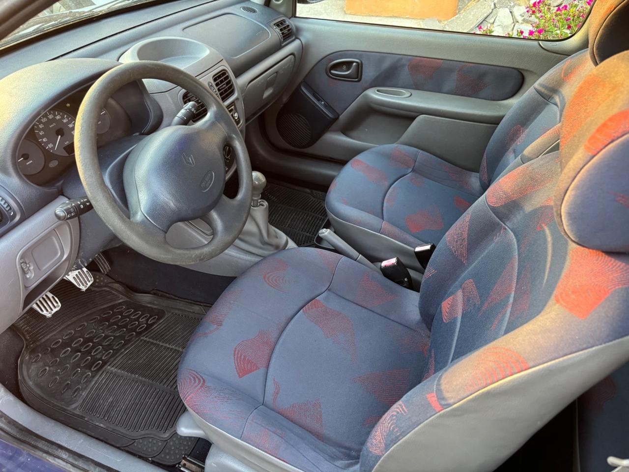 RENAULT CLIO 1.2 CONDIZIONI OTTIME SOLO 120000 KM GUARDA