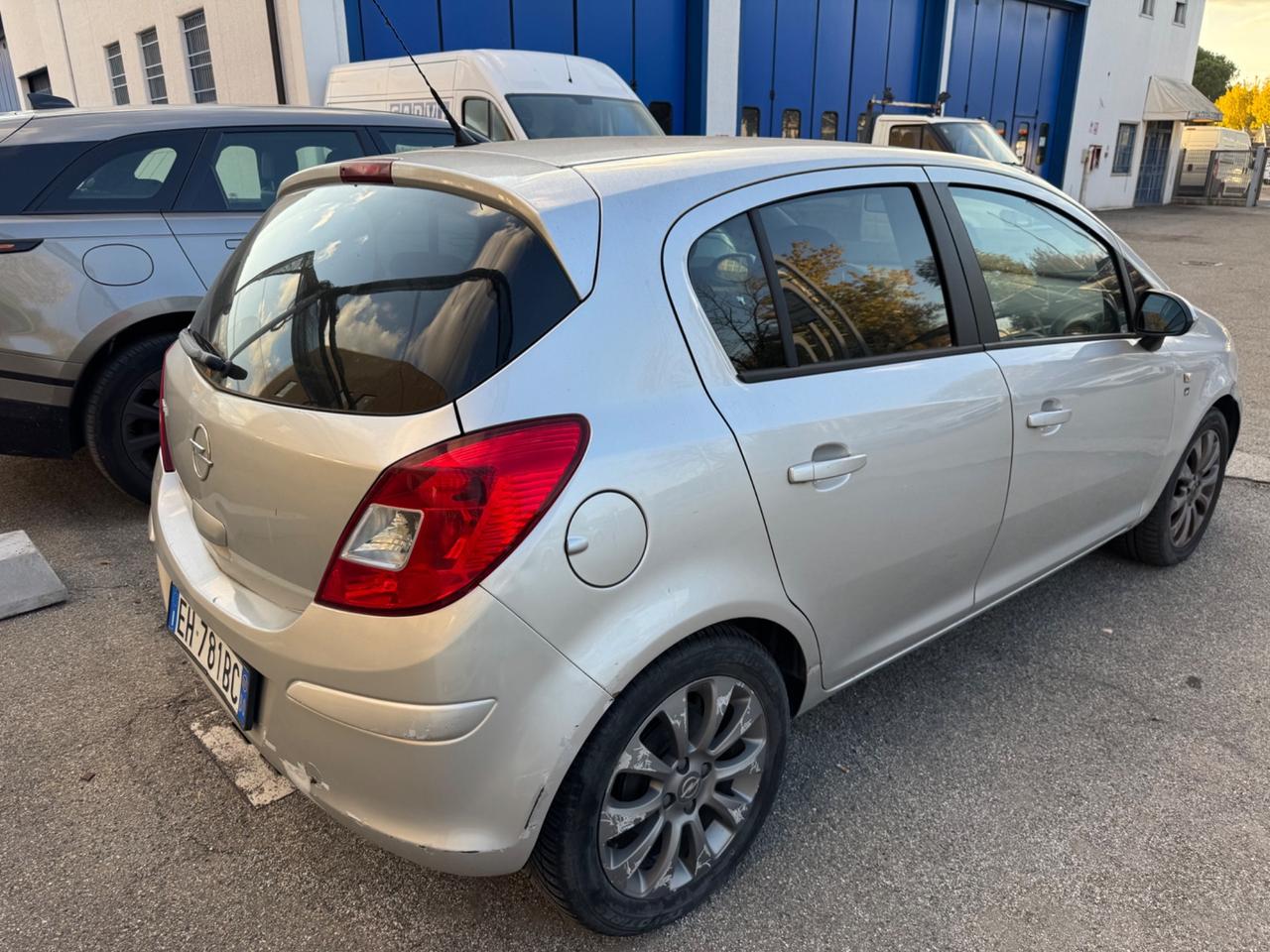 Opel Corsa 1.2 5 porte Cosmo