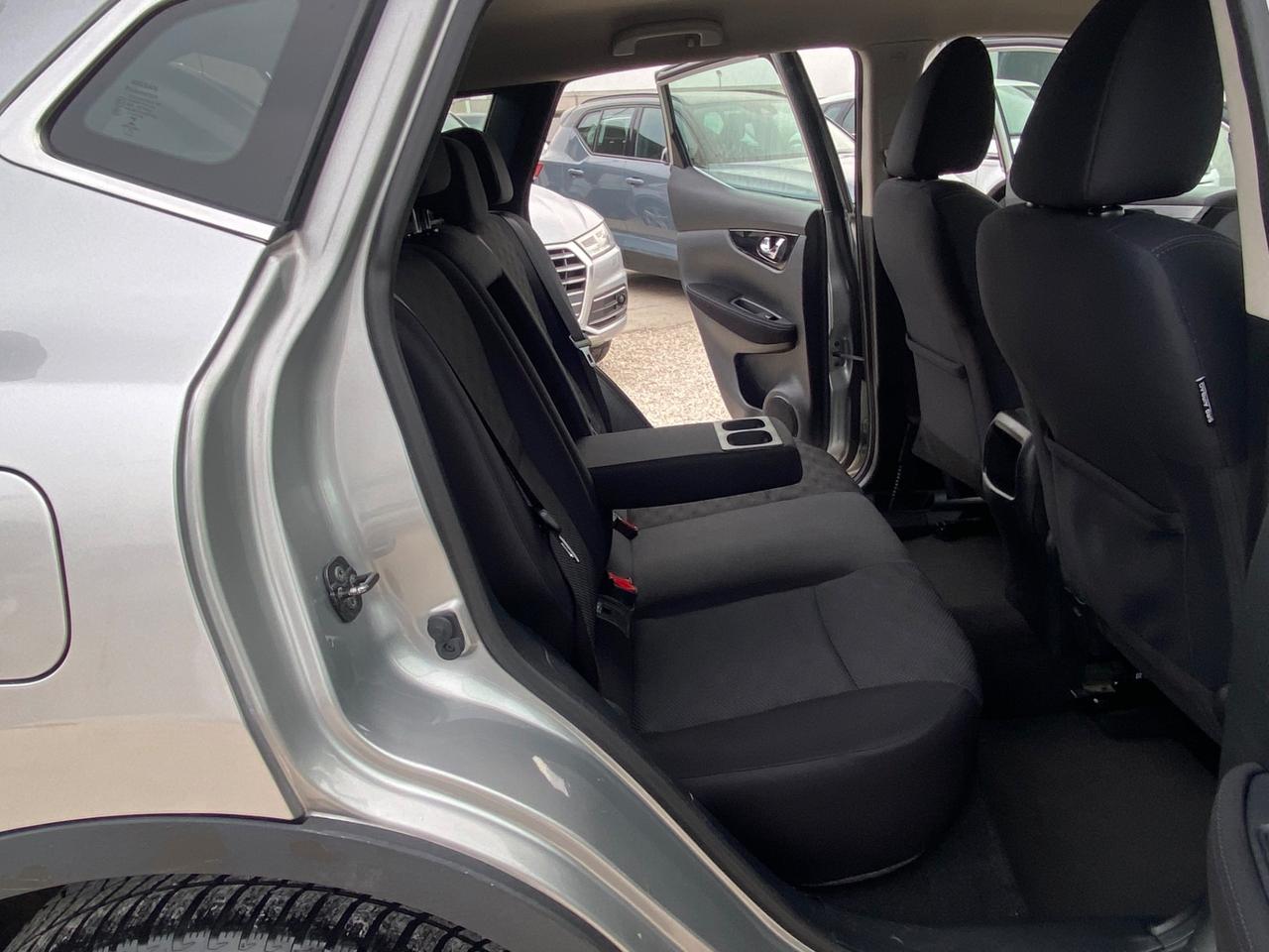 Nissan Qashqai 1.5 dCi Tekna GANCIO TRAINO,TELECAMERE 360*,NEOPATENTATI UNICO PROPIETARIO