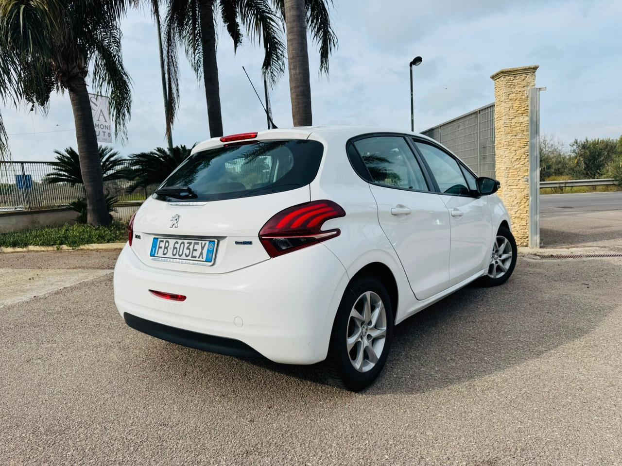 Peugeot 208 BlueHDi 75 5 porte Allure
