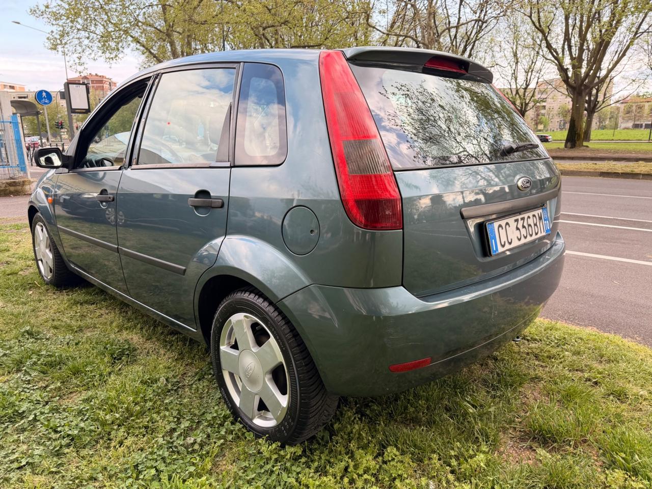 Ford Fiesta 1.4 Benz 5p. Ghia