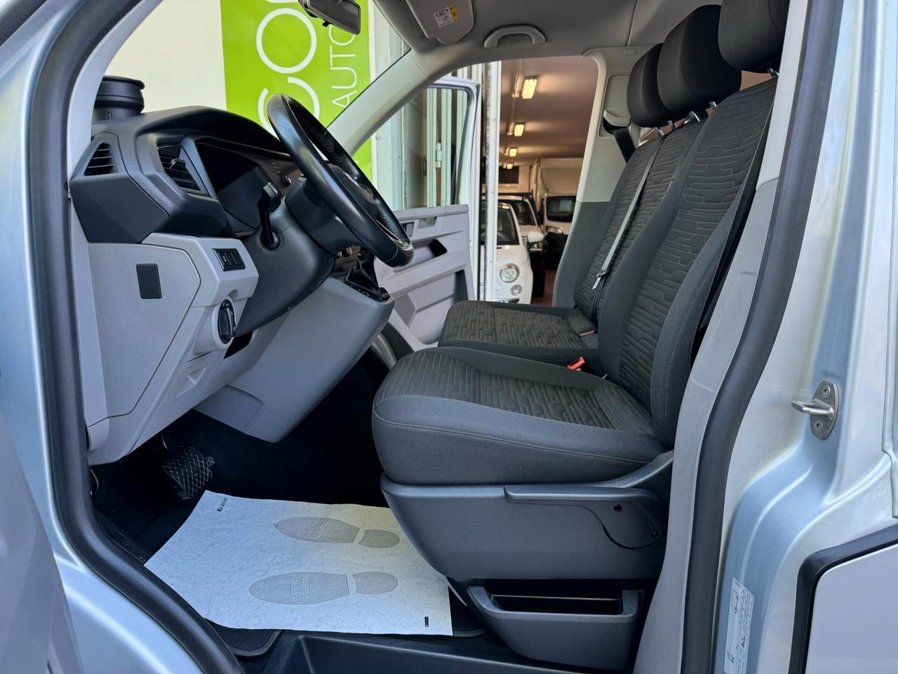 Volkswagen Caravelle T6.1 2.0 4MOTION 9P GARANZIA