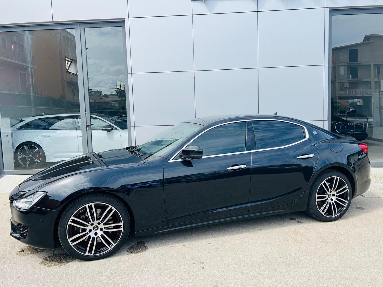 Maserati Ghibli 330 CV MHEV GT