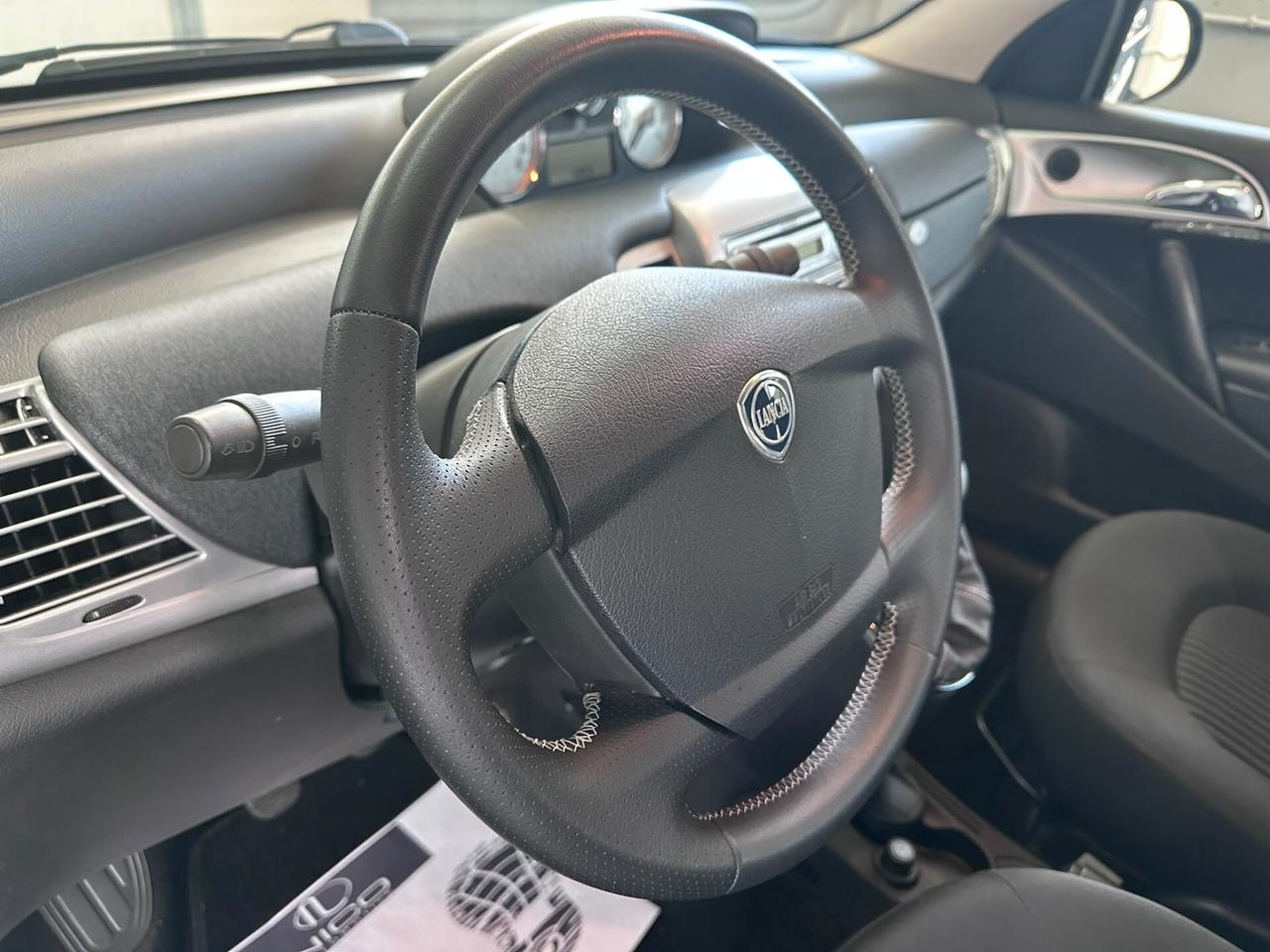 Lancia Ypsilon 1.2 69 CV Platino