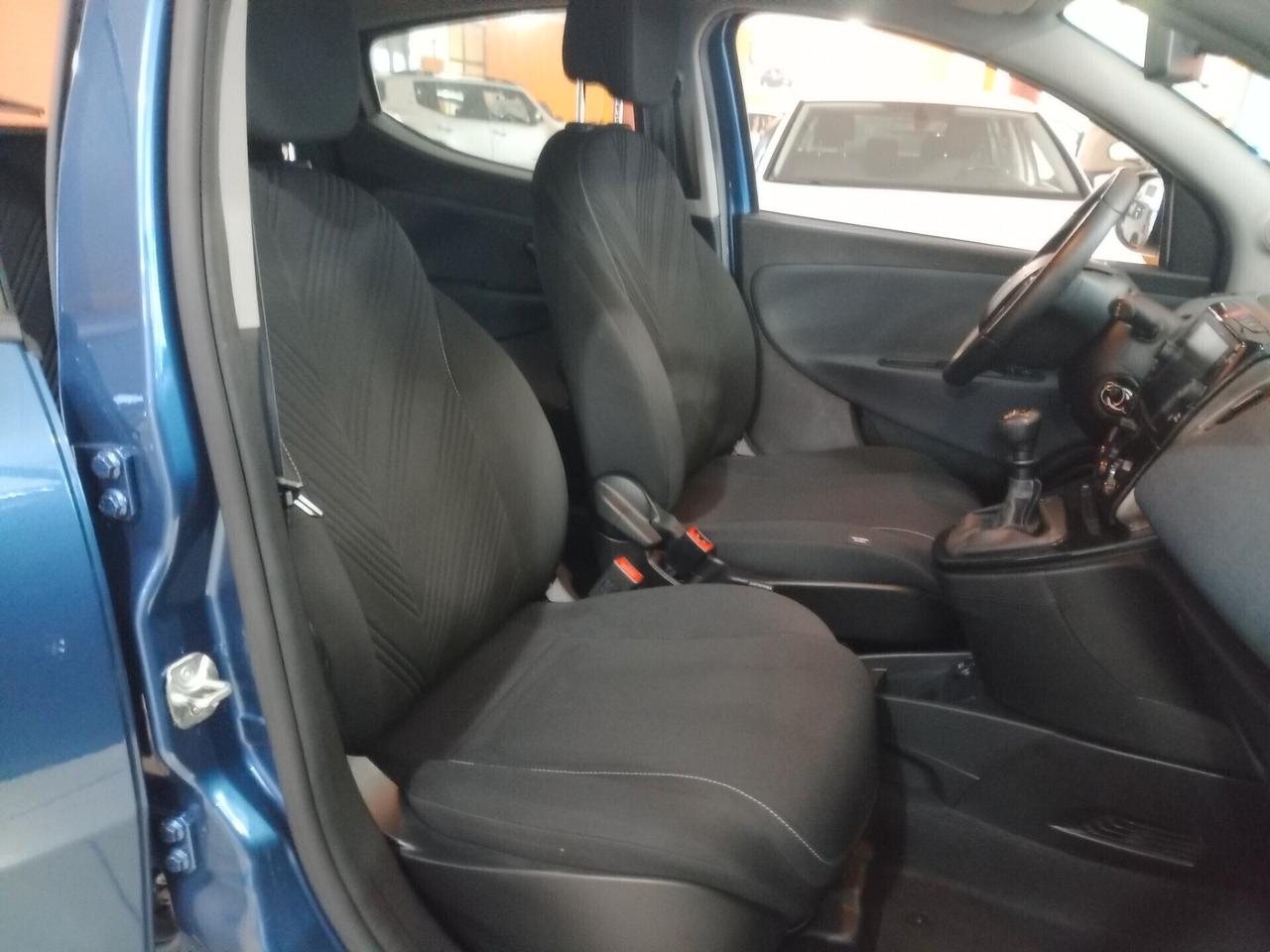 Lancia Ypsilon 1.0 FireFly 5 porte S&S Hybrid Gold