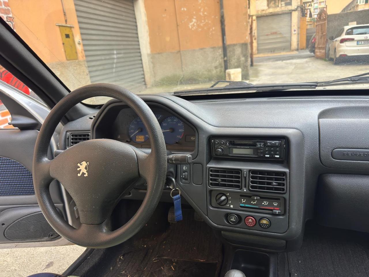 Peugeot 106 1.1i cat 3 porte 68.000km nuova 2001