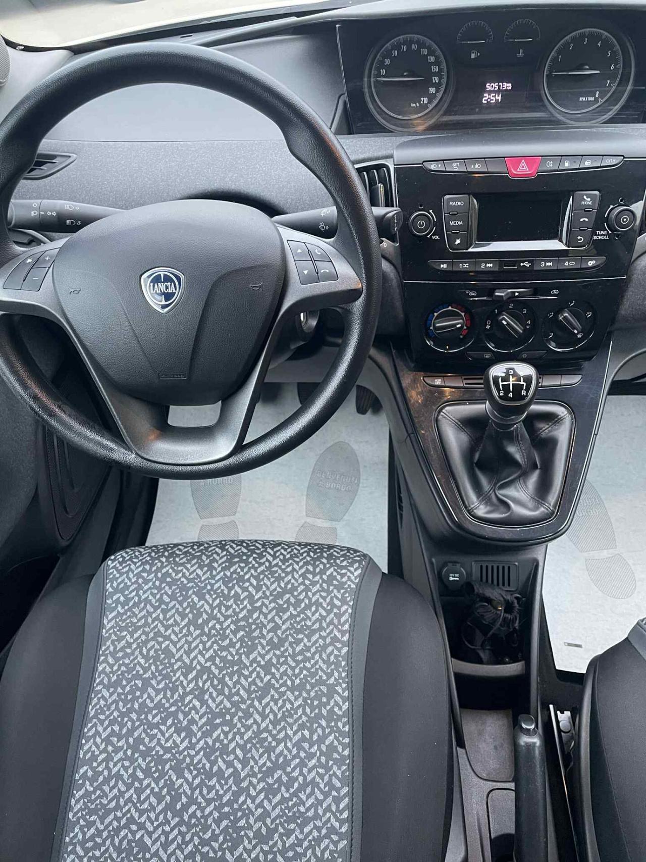 Lancia Ypsilon 1.2 69 CV 5 porte GPL Ecochic Silver