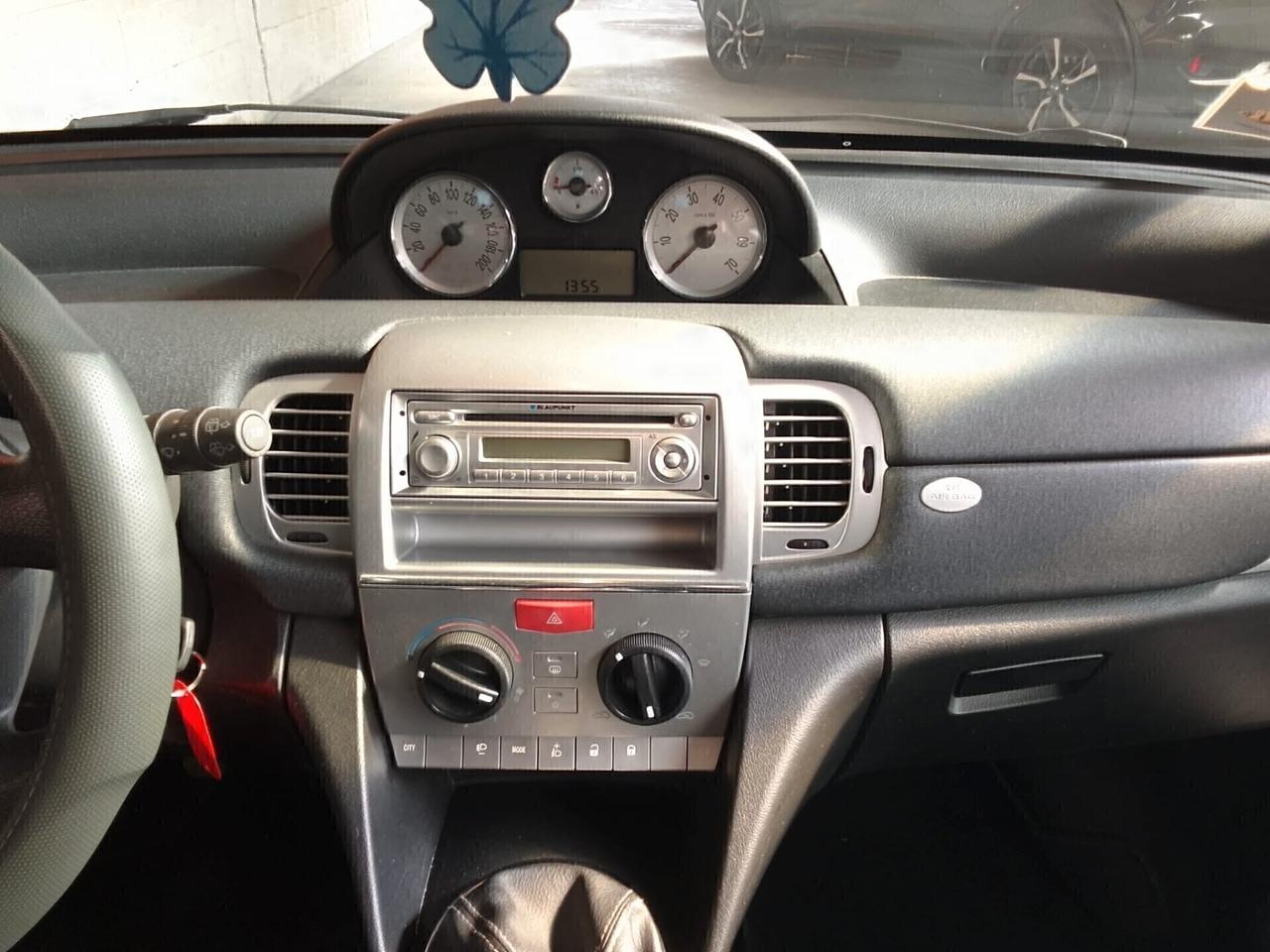 Lancia Ypsilon 1.2 Elle OK NEOPATENTATI