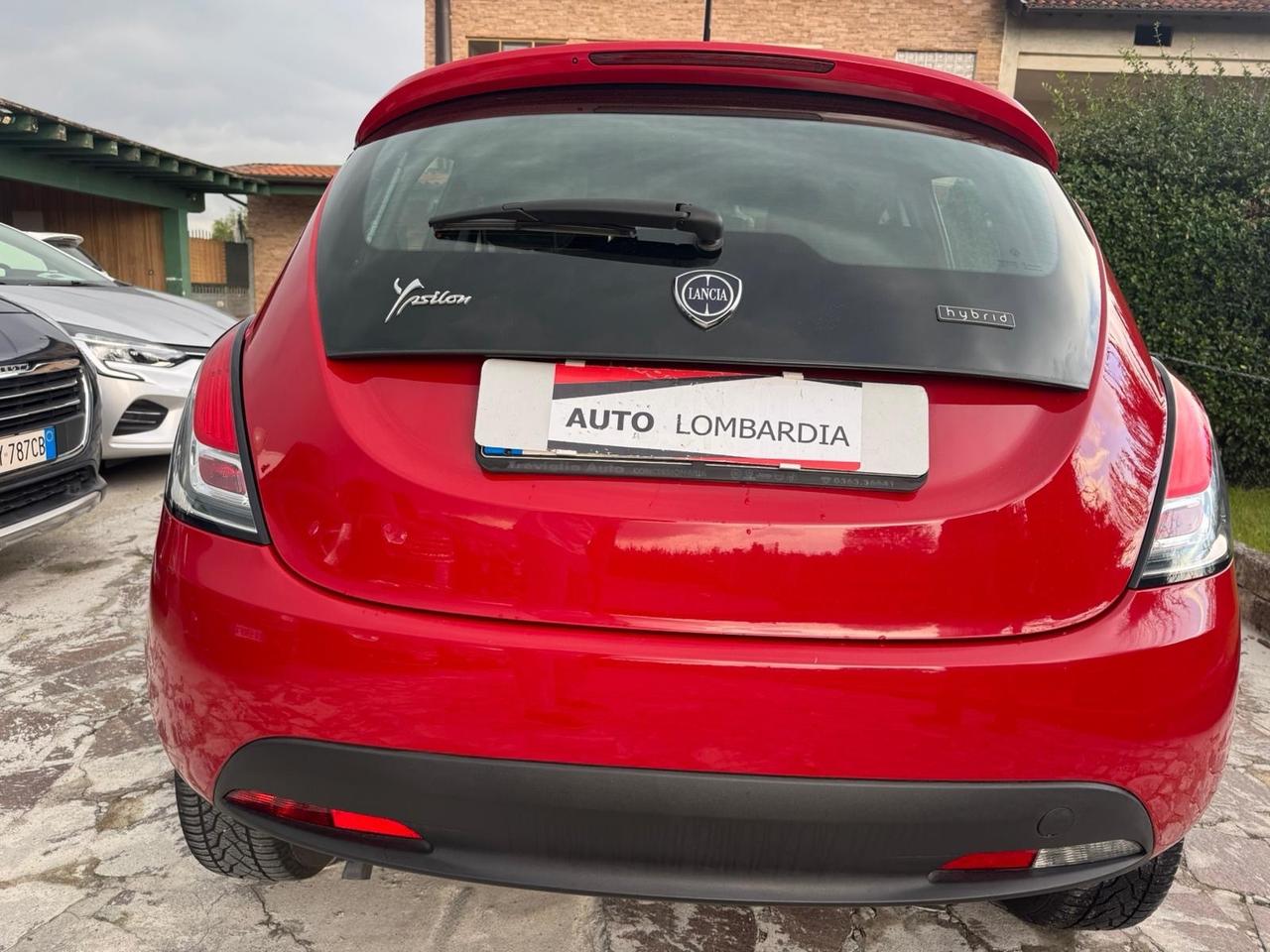 Lancia Ypsilon 1.0 FireFly 5 porte S&S Hybrid Ecochic Gold neopatentati