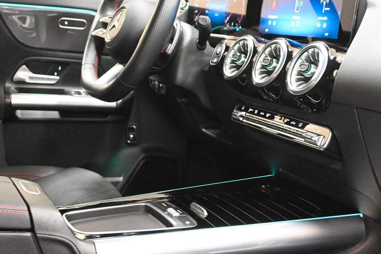 MERCEDES GLA (H247) GLA 180 d Automati...