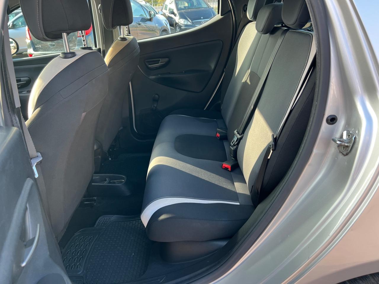 Lancia Ypsilon 1.2 69 CV 5 porte GPL Ecochic Silver