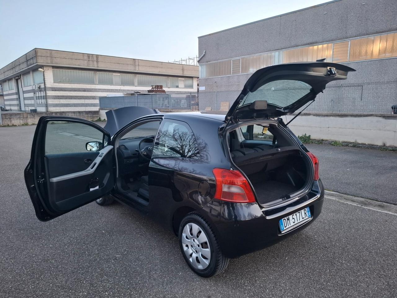 Toyota Yaris 1.0 3 porte SOLAMENTE 112.000 KM