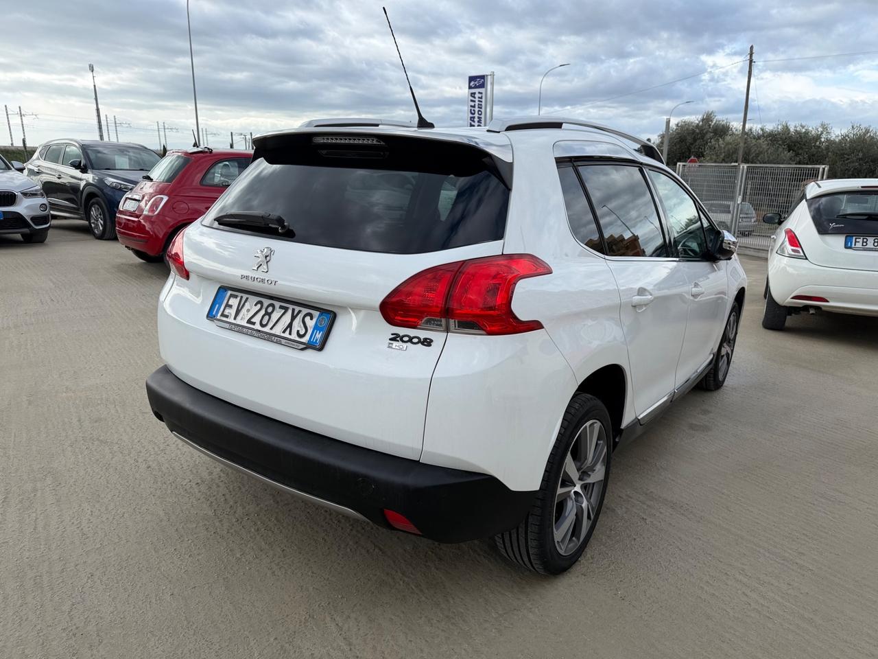 Peugeot 2008 1.6 e-HDi 115 CV Stop&Start Féline