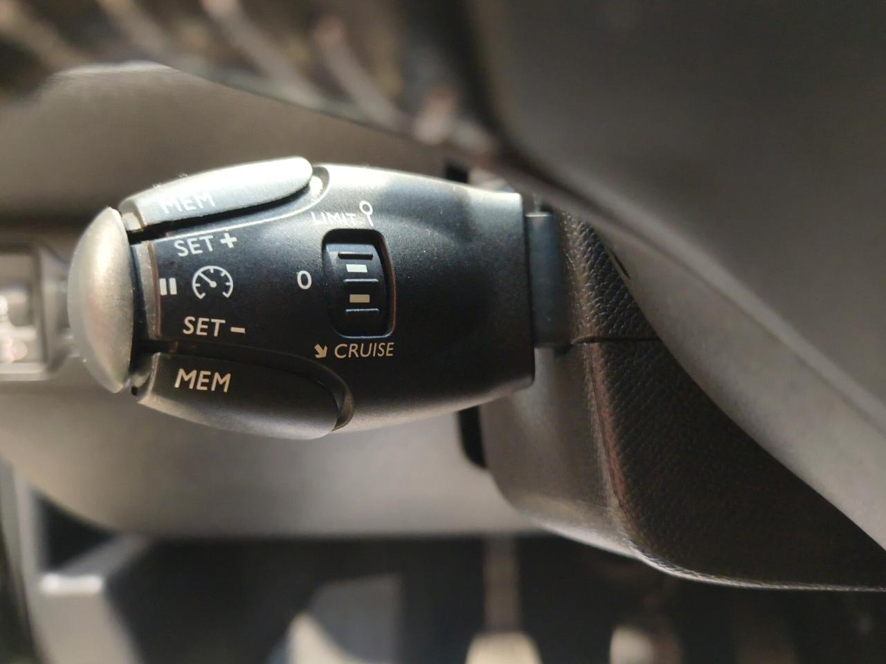 Peugeot 308 BlueHDi 120 S&S EAT6 SW Allure