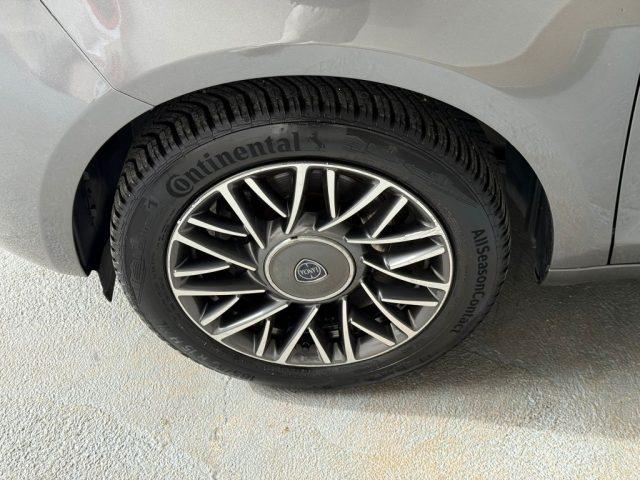 LANCIA Ypsilon 1.2 69 CV 5 porte Gold