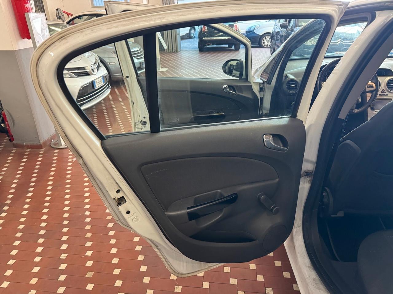 Opel Corsa 1.2 5 porte Cosmo - IDEALE PER NEOPATENTATI