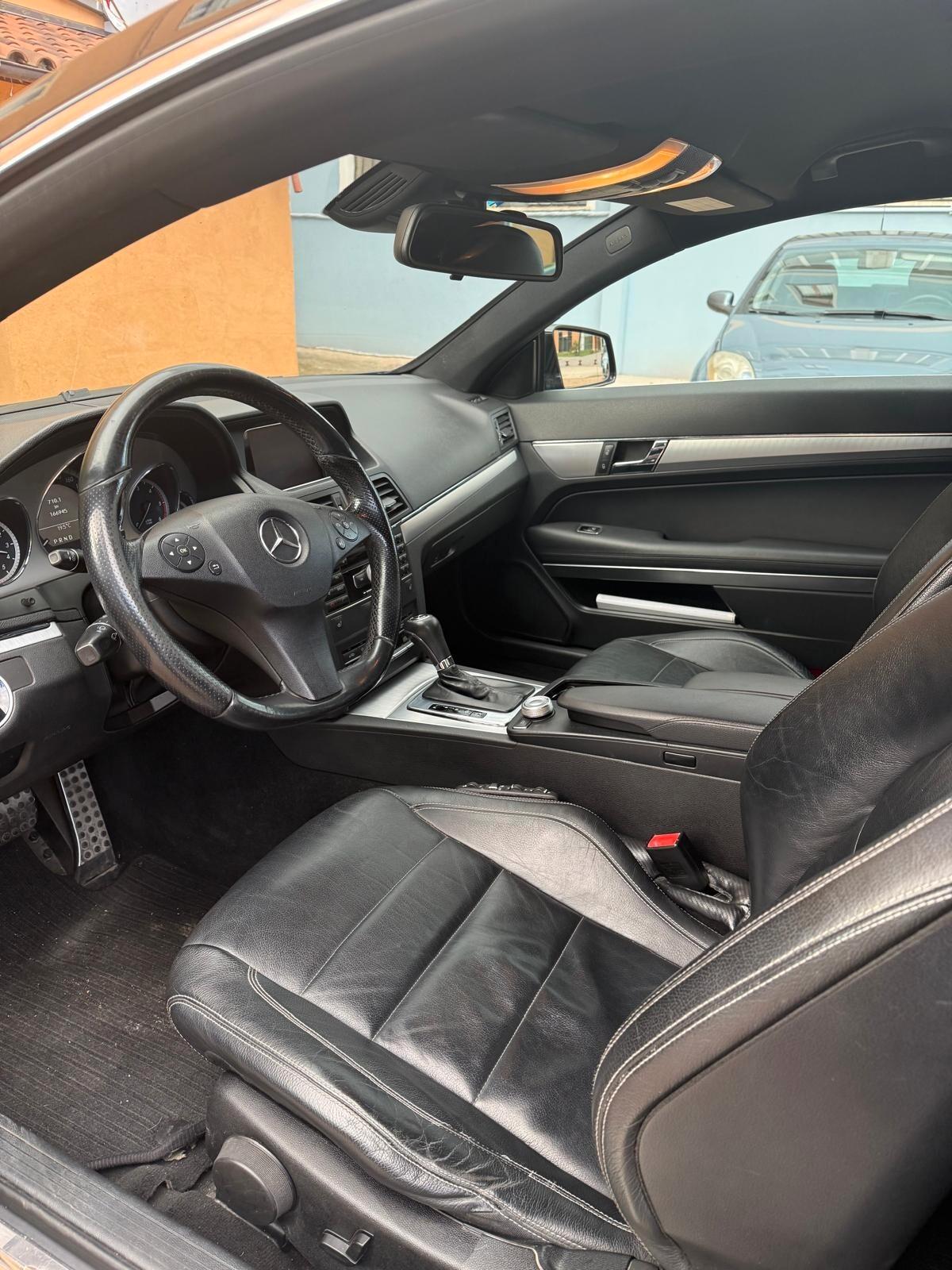 Mercedes-benz E 220 CDI Coupé Premium