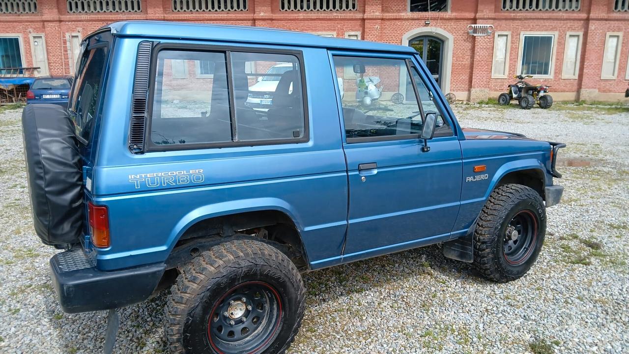 Mitsubishi Pajero Molle posteriori