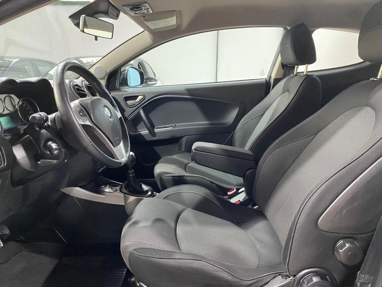 Alfa Romeo MiTo 1.4 105 CV M.air S&S Distinctive Sport Pack