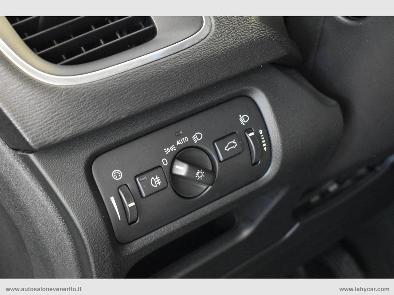 VOLVO V40 D2 1.6 Summum
