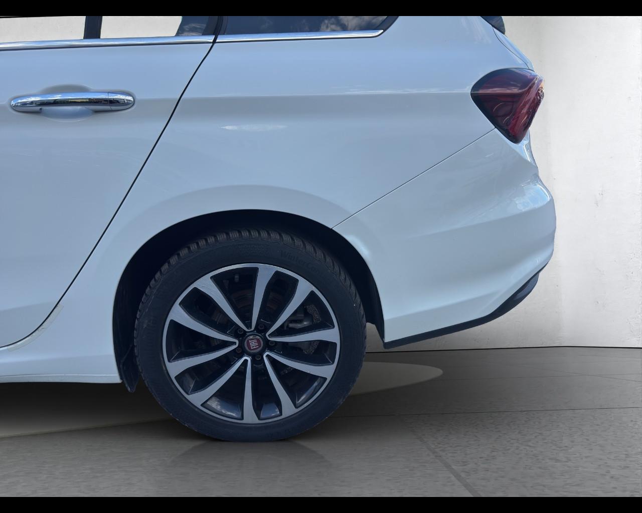 FIAT Tipo (2015-->) - Tipo 1.4 T-Jet 120CV SW Lounge