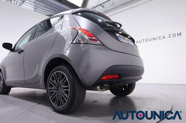 LANCIA Ypsilon 1.2 69 CV 5 PORTE GPL ECOCHIC ELEFANTINO BLU