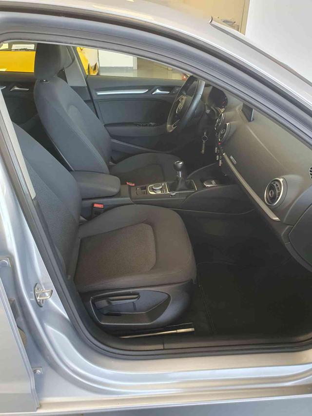 AUDI A3 1.6 TDI 115cv Xenon