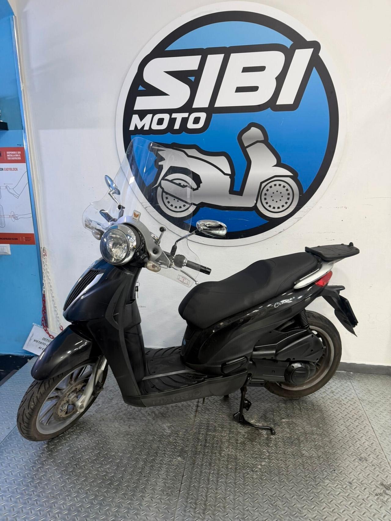 Piaggio Carnaby 300