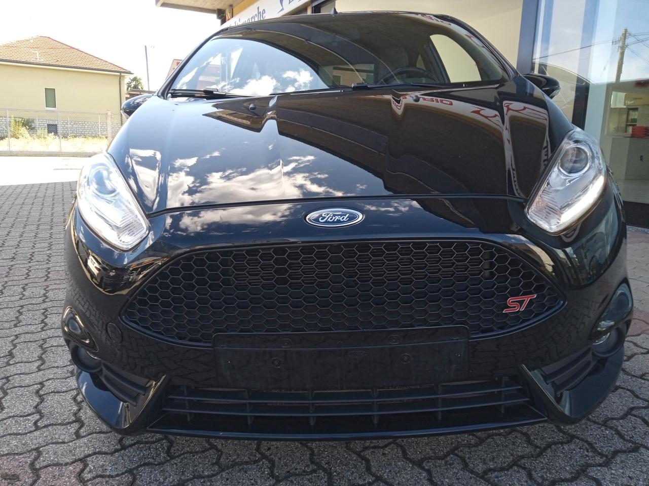 Ford Fiesta ST SPORT PACK 1-2 SENS PARK VETRI SCURI INTERNI PELLE/TESSUTO PRONTA CONSEGNA