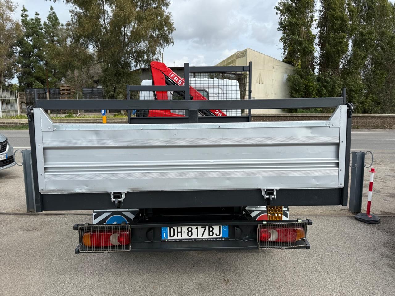 Nissan Cabstar Ribaltabile con Gru 35.15