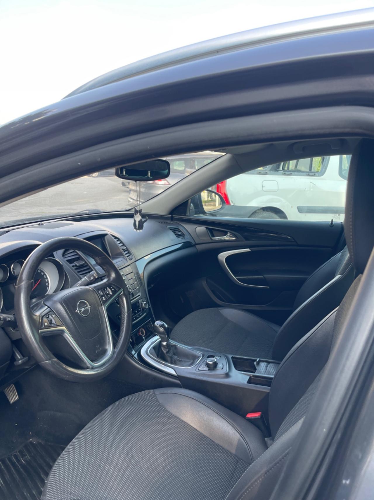 Opel Insignia 2.0 CDTI Sports Tourer Cosmo 2011