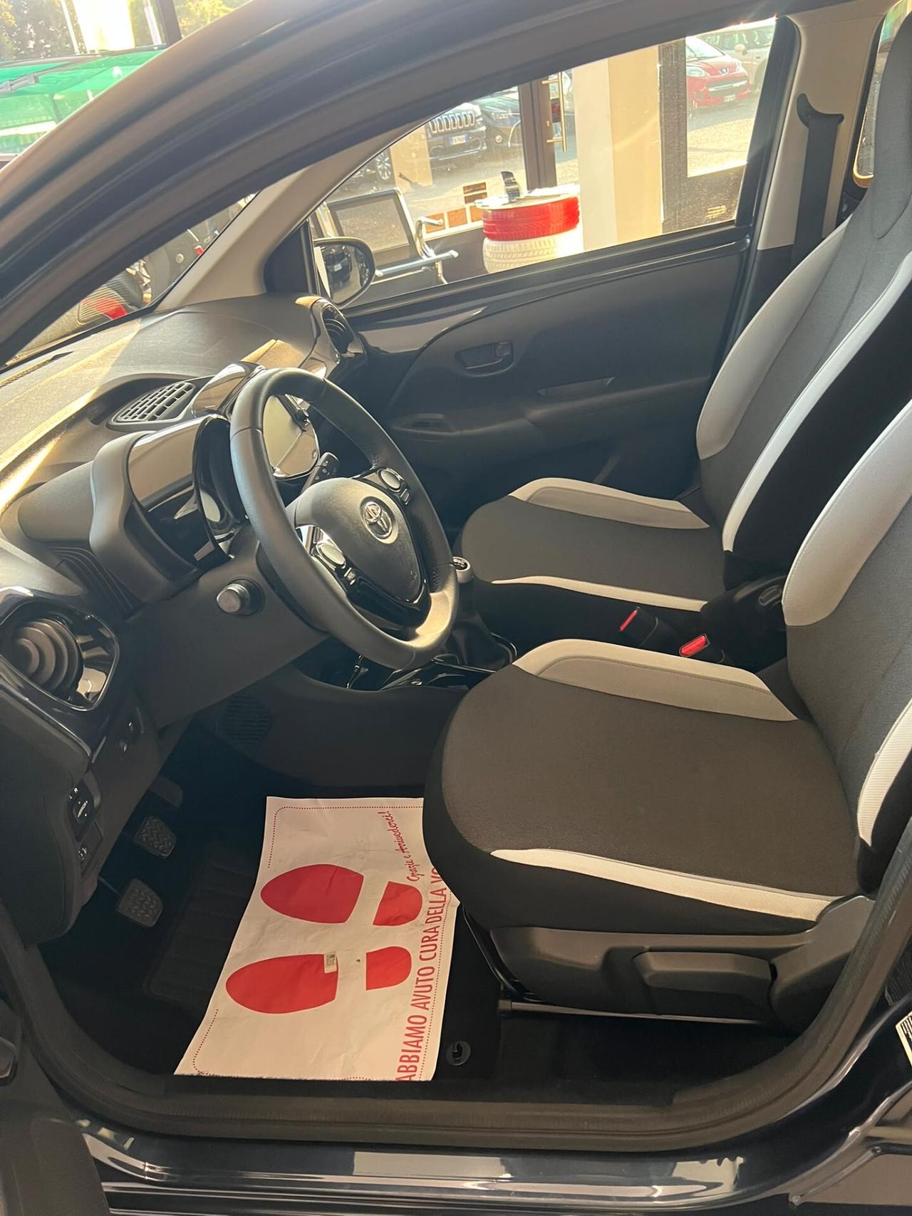 Toyota Aygo 1.0 VVT-i 69 CV 5 porte x-clusiv