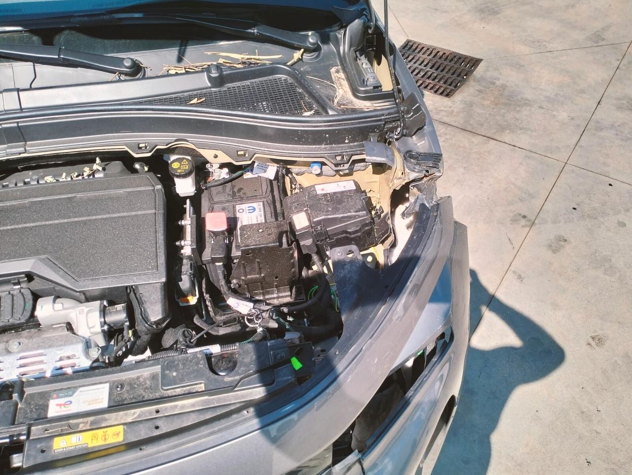 Citroen C3 1.2 benz - SINISTRATA -
