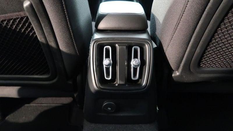 Volvo XC40 Recharge T5 Plug-in Hybrid Recharge Inscription Expression