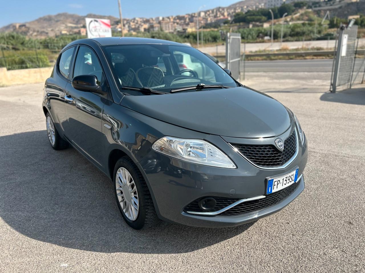 Lancia Ypsilon 1.2 69 CV 5 porte Platinum 08/2018